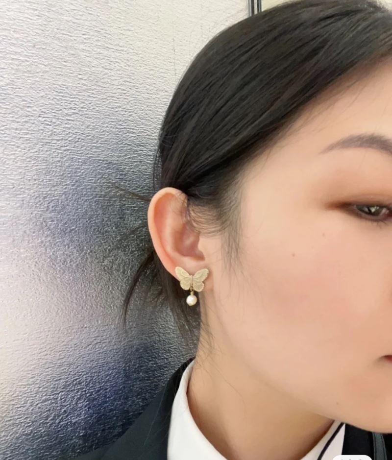 chr1st1an D10r earrings